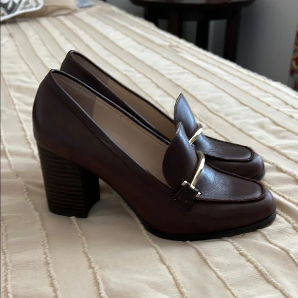 Elegant Brown Loafers for Women - Picture 1 of 8